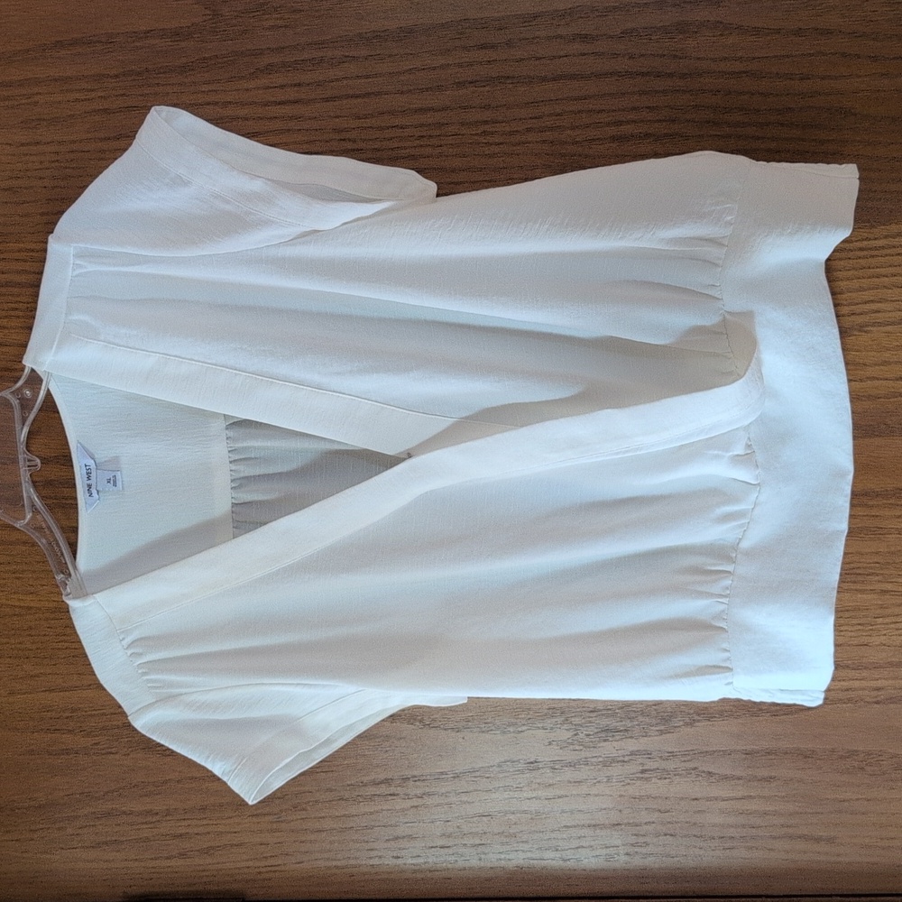 Nine West white top